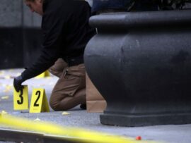 米医療保険大手CEO射殺事件：背景に保険業界への不満、容疑者擁護の動きも