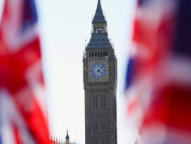 イギリス、ロシア石油輸送関与の疑いで20隻の船舶に制裁発動！シャドーフリートへの包囲網強化