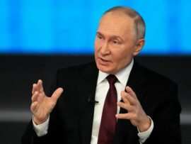 プーチン大統領、年末記者会見でウクライナ侵攻の「前進」強調　新型ミサイルの「無敵性」も主張