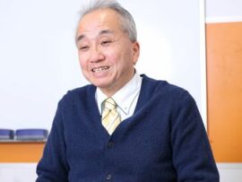 48歳で第一子、今や「4児の父」になった男性の”分刻み”な日常。習い事に幼稚園、塾講師業…体力勝負な毎日を紹介