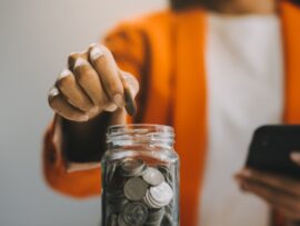 50万円の小銭貯金、賢く両替する方法とは？手数料を徹底比較！