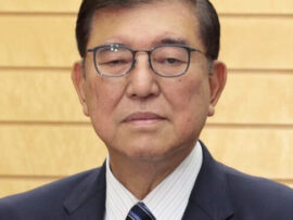 首相、ホテルで冬休み入り　来月5日まで静養