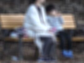 子育て世帯を襲う「隠れた貧困」：物価高騰で支援届かず、年末年始の負担増も