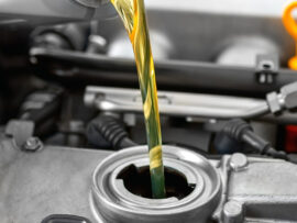 ディーゼル車オイル交換の謎：なぜ新品オイルもすぐ黒くなる？【プロが解説】