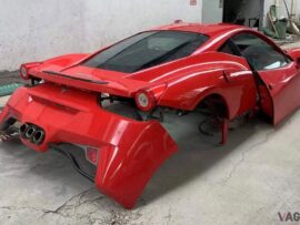 アリババでフェラーリ458イタリアのボディが丸ごと販売中！？中国ジャンクヤードの驚きの品揃え