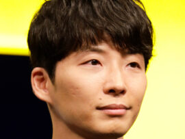 星野源、紅白歌合戦での「ばらばら」弾き語りで見せた覚悟と葛藤