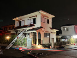千葉・習志野市の2階建て住宅で火事　男性1人が搬送されるも意識不明の重体