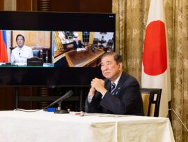 トランプ新大統領就任式に外相派遣、日米関係強化への布石を読み解く