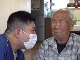 訪問介護崩壊の危機：人材不足と報酬引き下げで現場は疲弊