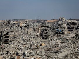 ガザ地区戦闘、4万7000人死亡の衝撃：子供7割犠牲、復興への険しい道のり