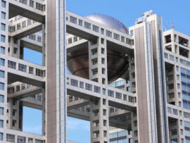 吉沢亮CM継続で株価上昇！アイリスオーヤマの神対応とフジテレビの炎上を徹底比較