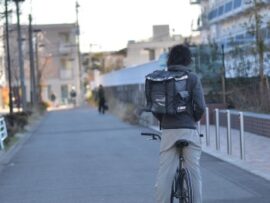 ウーバーイーツ配達員の闇：顧客情報売買の実態と報酬減額の苦悩