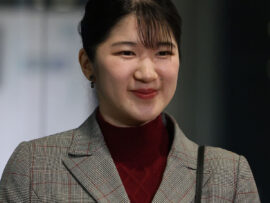 天皇ご一家、モネ展で「睡蓮」に感動！さりげないリンクコーデにも注目