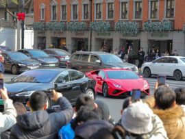 「4000万円以下の車は恥ずかしい」上海で突然始まったスーパーカーショーの裏にある中国人の“劣等感”