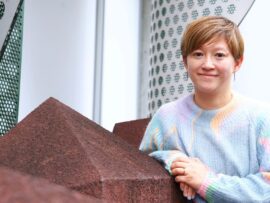 「日本の普通」に世界が驚いた： 映画『小学校～それは小さな社会～』を制作した山崎エマ監督