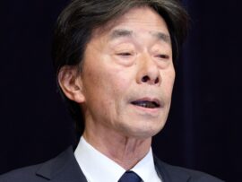 〈フジテレビ現場の若手社員は？〉「会見中は同期のグループLINEが鳴りっぱなしでした」「日枝さんの責任は免れない」「記事訂正があったA氏は…」それでも上層部に憤る若手社員たち