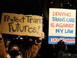 トランスジェンダーの権利を守る闘い：ニューヨークで抗議デモ、トランプ前大統領令に怒りの声