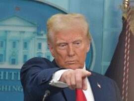 トランプ政権、中国への追加関税を発動　反発必至、貿易戦争再燃も