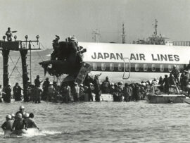 【JAL350便墜落事故】羽田沖に散った24の命…生存者が語る壮絶な生還劇