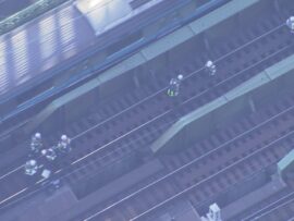 【山手線一時運転見合わせ】レールのひび割れが原因か、通勤客に影響