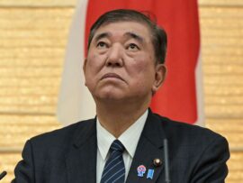 石破首相の握手、批判殺到！日米首脳会談の裏側を読み解く