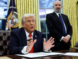 トランプ氏、プラスチック製ストロー奨励へ！環境政策を覆す大統領令に波紋