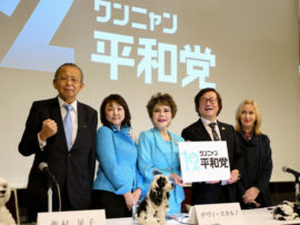 デヴィ夫人、新党「12平和党」設立！動物愛護を掲げ参院選出馬へ