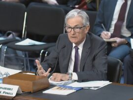 FRBパウエル議長「利下げ急ぐ必要ない」議会上院で証言　市場では3月も利下げ見送りとの受け止め広がる