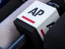 ＡＰ通信記者、大統領執務室での取材禁止に　「メキシコ湾」の使用継続で