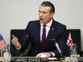 ヘグセス米国防長官、ウクライナ情勢で現実路線を強調：クリミア奪還は「非現実的」