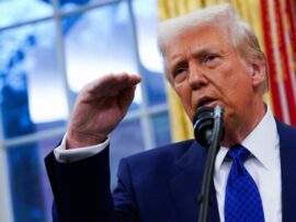 トランプ政権の人員削減策、連邦地裁が支持　7万5000人の退職勧奨手続き進む