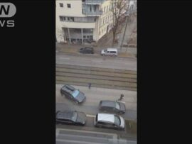ミュンヘン暴走事件：労働組合デモ隊に車が突っ込み20人負傷
