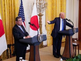 トランプ政権「小さな政府」の衝撃：日本への影響は？本当に「お手本」になるのか？