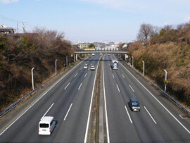 老朽化する日本のインフラ：下水道管と高速道路の危機