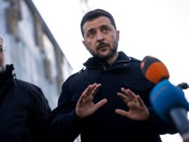 ゼレンスキー大統領、ウクライナ不在の和平合意を拒否　米ロ間の交渉に強い姿勢