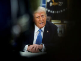 【速報】トランプ大統領、自動車輸入関税発動を4月2日に示唆！米国自動車産業保護へ