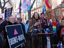 ストーンウォールの反乱：歴史の改竄と抗議の声、LGBTQ+コミュニティの闘い