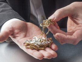 地方の宝探し：眠れる金製品を狙うバイヤーたちの熱狂