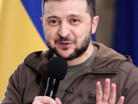 ゼレンスキー氏、米露会談「危険だ」と警戒　バンス氏と会談でレアアース合意は見送り