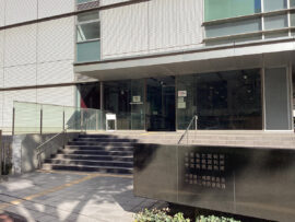 ジャニー喜多川氏性加害訴訟、謎の幕引きで波紋広がる　NHKスクープの信憑性にも疑問符
