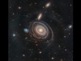 9つのリングを持つ銀河「ブルズアイ銀河」：宇宙の神秘に迫る