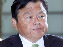 「二度と買うことはない」新幹線車内の車内販売にクレームで炎上の公明・副代表　謝罪も「誤解を招く結果」にツッコミ続出…議員はグリーン車に無料乗車の“特権”