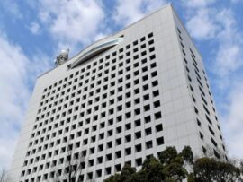 元米兵、コンビニ万引きで逮捕　逃亡生活の果てに…