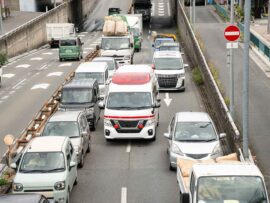 緊急車両に追いついたら？追い越しはOK？交通ルールを徹底解説！