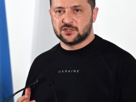 ゼレンスキー大統領の服装に込められたメッセージ：戦時下のリーダーシップと国際社会への訴え