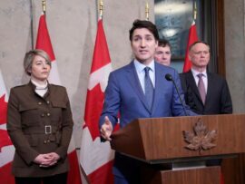 カナダ、米国に報復関税　トルドー首相が発表