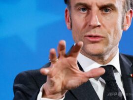 マクロン氏、「帝国主義者」プーチン氏に反論 「ナポレオン」発言受け