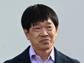 蛍原徹さん、花粉症軽減の意外な理由とは？アメトーーク！で告白！