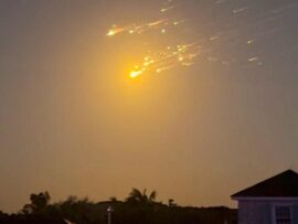 SpaceXのスターシップ、再び打ち上げ直後に爆発！ 火球と化した巨体が空から落下