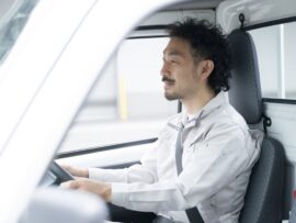 営業職に転職したけど「自家用車」の使用が必須！ ガソリン代「月2万円」支給されけど、これって妥当？「車両の維持費・減価償却」も含め解説